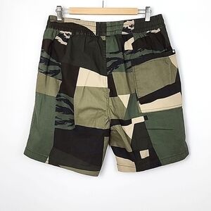 NWT Zoo York Men's Patchwork Camo Shorts Elastic Waist Long Length Green Medium